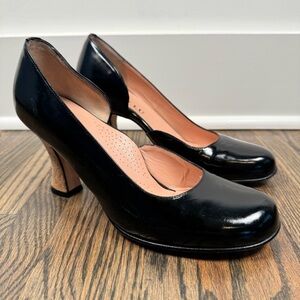 Anyi Lu black patent leather cork heel pumps size 39.5 made in Italy